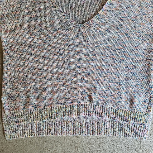Cupcakes & Cashmere Gardner Multicolored Speckled V-neck sweater size large - Picture 7 of 16